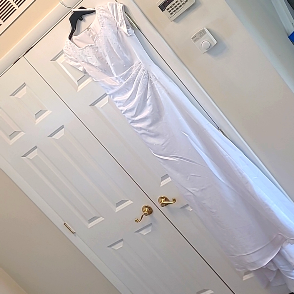 Wedding gown
